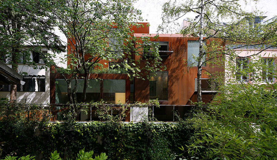 The Corten-Clad Cubist House in Paris