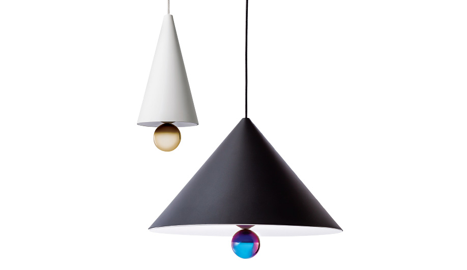 An earlier prototype that was part of the BIG! series evolved into the Cherry pendant lamps, now produced by Petite Friture. 