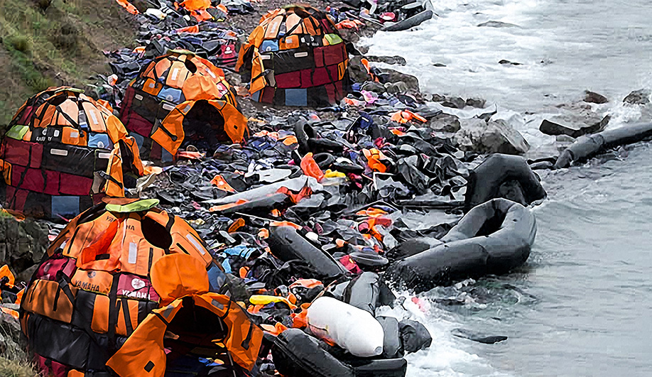 Transforming Life Jackets into Shelters for Syrian Refugees