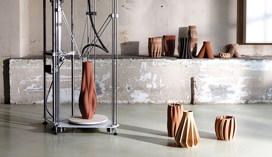 Functional 3-D-printed ceramics, an automated extruder system by Olivier van Herpt 