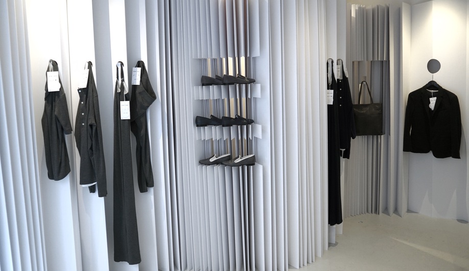 Paris pop-up shop features a display system made entirely of paper.