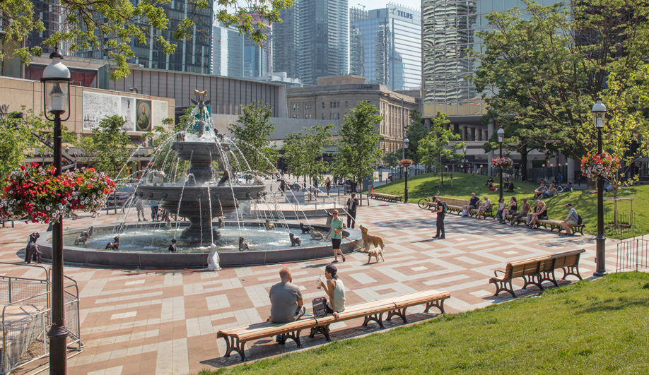 Whimsical Berczy Park Makes a Splash in Toronto