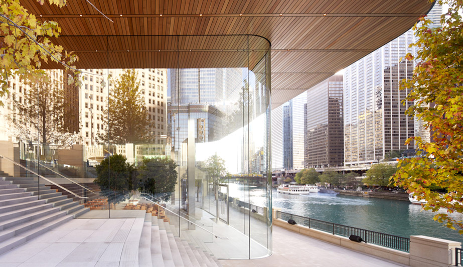 The Apple Store by Foster + Partners, in Chicago is one of the best buildings of 2017.