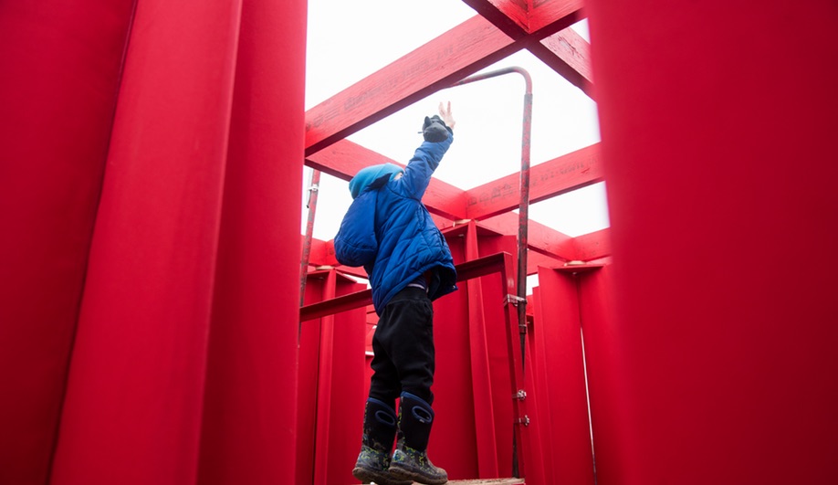 Kien Pham's Obstacle is one of the 2018 Winter Stations.