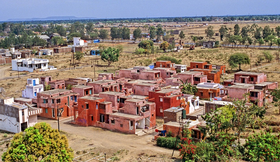Balkrishna Doshi's Aranya Low Cost Housing