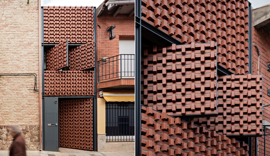 The Slenderness of This Spanish Infill House is an Illusion