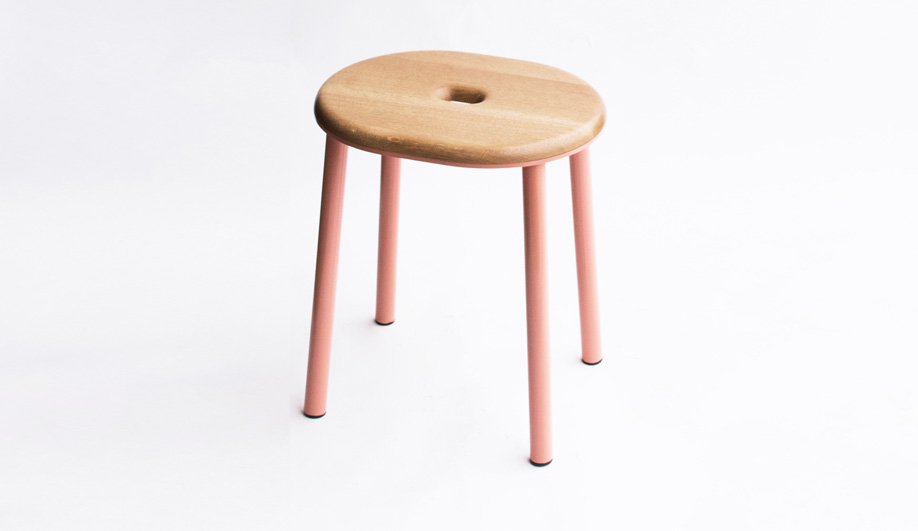 Geoffrey Lilge's Div.12 created the L63 Deck Stool.