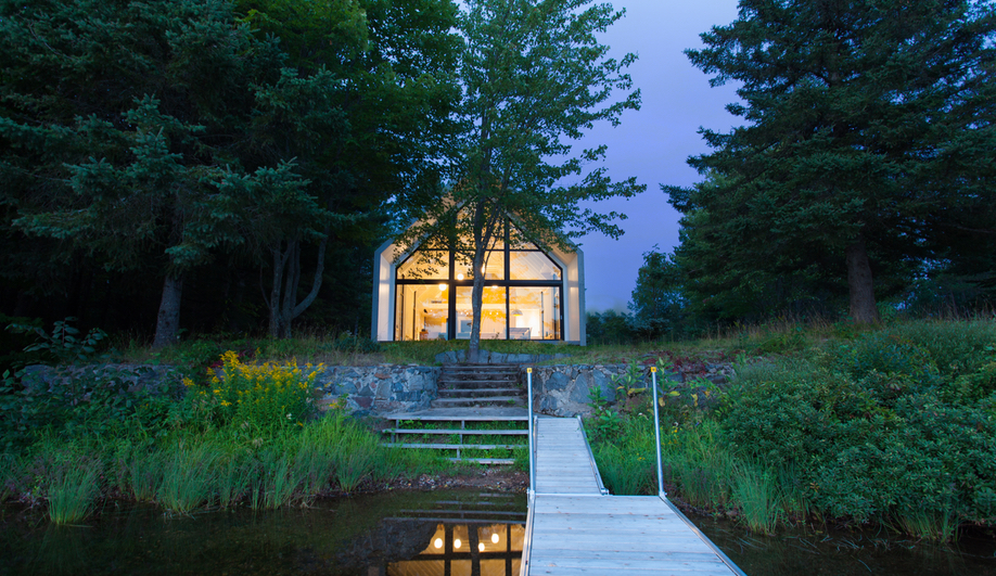 Escape to the Contemporary Canadian Cottage