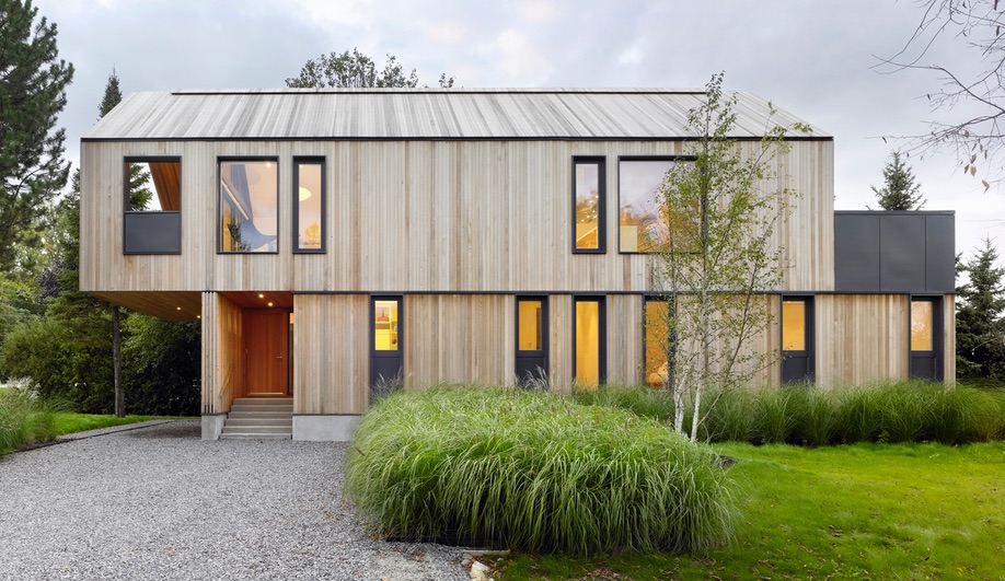 Contemporary Canadian Cottages: Maison Glissade (Atelier Kastelic Buffy)