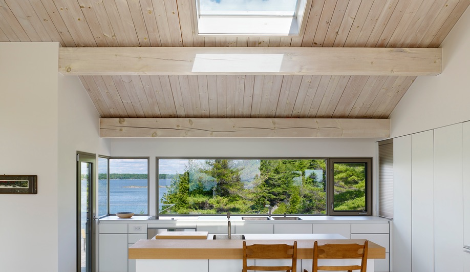 Contemporary Canadian Cottages: House on the Archipelago (Superkül)