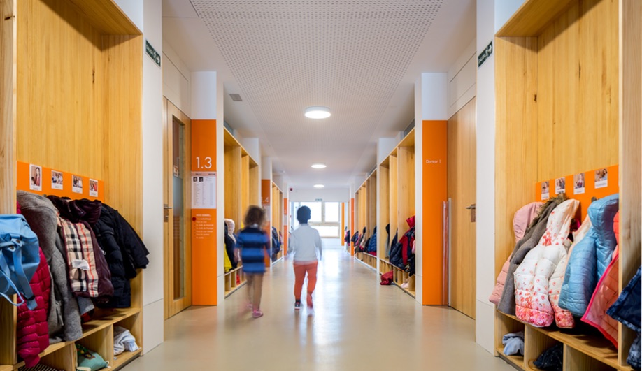 The hallways at Barcelona French School Lycée Français Maternelle b720 Fermín Vázquez Arquitectos