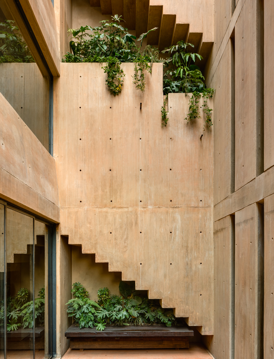 The roseate concrete of Taller Héctor Barroso's LC710 in Mexico City
