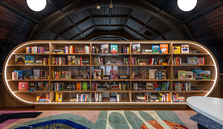 In the Bronx, MKCA Carves Out a Cozy Kids’ Library with Colour and Light