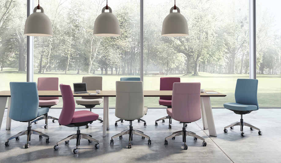 4 Conference Chairs that Combine Form and Function