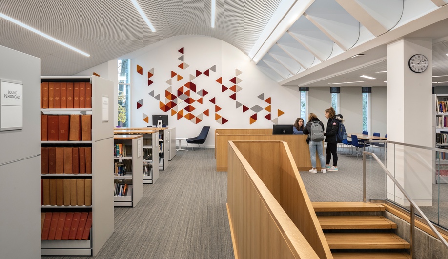 ARO Thoughtfully Updates a School Library in New York