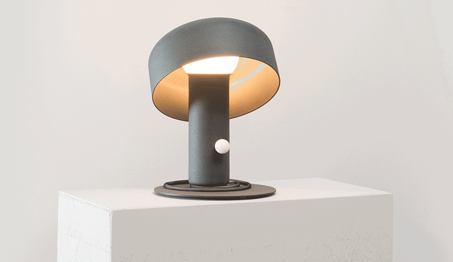 Pivot Table Lamp by ANDLight